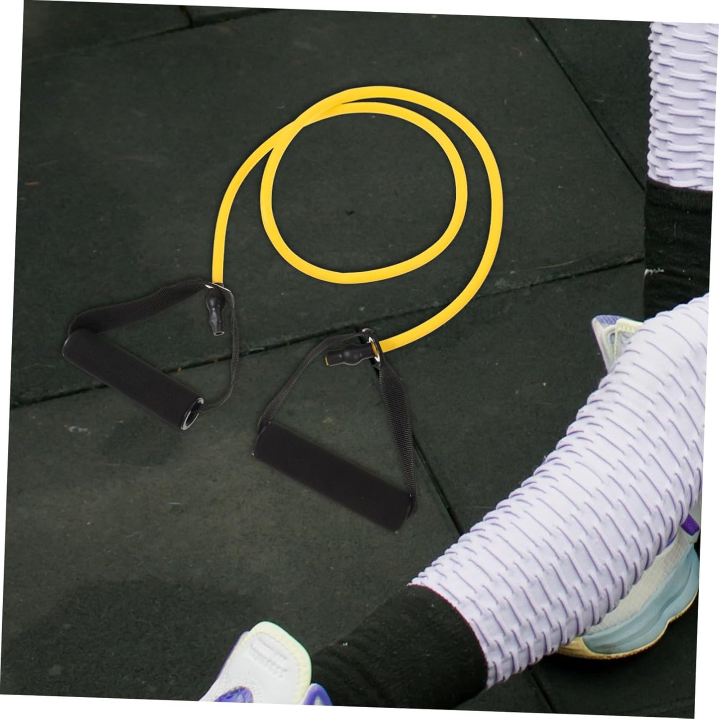 Toyvian Bande de Résistance Fitness Élastique Jaune avec Poignées Confortables pour Musculation Yoga et Rééducation Physique Bande de Traction Multifonctionnelle TPE